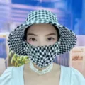 Women's black and white checkered sun hat with integrated face mask for UV protection - Grid Style / Black and White