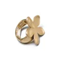 Detalle de anillo elástico de flor dorada con acabado metálico mate y banda flexible - Five-Petal Flower (B-279) / Dorado