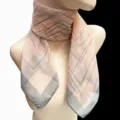 Eleganter pfirsichfarbener Seidenschal mit geometrischem Muster für Berufsuniformen - Nude Rosa Geometrische Linien