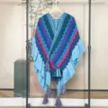 Boho Stil bunter Zickzack Strickschal Poncho mit Fransen Quasten für den Winter - Oberteile / Wasserblau