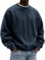 Gedetailleerd overzicht van een donkerblauwe herensweatshirt van corduroy met ronde hals - S / Tops / Marineblauw