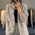 Cardigan grigio vintage in maglia a trecce con collo alto per donna per l'autunno - Taglia S / Top / Cammello
