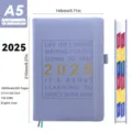 Agenda diaria A5 2025 en color lila con 320 páginas y pestañas mensuales - Violeta Claro