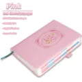 Agenda 2026 rosa di qualità con 412 pagine e schede mensili per pianificazione giornaliera - Modello C / Pagine Interne in Inglese / Rosa
