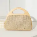 Handgefertigte Stroh-Handtasche mit hellem Massivholzgriff und elegantem Holzrahmen - Aprikose