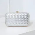Pochette de soirée élégante en PU argenté tressé pour femme avec fermoir doré cristal - Argent
