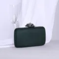Elegante dunkelgrüne Samt-Abendtasche mit funkelndem Strassblumen-Verschluss für formelle Feste - Grün