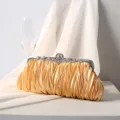 Elegante champagnerfarbene Abendtasche mit Falten und Strassdetails für Hochzeiten - Champagner
