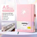 Agenda A5 rosa 2025-2026 in inglese, 408 pagine con linguette mensili - Cielo Stellato Rosa 2025-2026 Inglese Con Elastico / A5