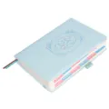 Agenda giornaliera A5 2026 azzurro chiaro con linguette mensili e passante per penna - Agenda 2026 Tipo A Celeste / A5