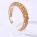 Elegante cerchietto barocco con perline oro champagne e trama di cristalli fini - Champagne