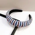 Serre-tête rembourré baroque fait main avec des motifs en perles bleues blanches rouges - Cristal / Couleurs du Jour de l'Indépendance