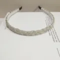 Serre-tête tressé élégant en perles de riz argentées avec tissage en cristal et fil de pêche - Blanc Argenté Transparent