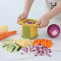 Professional multifunctional manual vegetable chopper for dicing onions, cucumbers and carrots - 1 Piece / Yellow