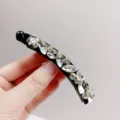 Eleganter schwarzer Bananen-Haarclip mit funkelnden klaren Markise-Strasssteinen - Weiß