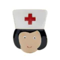 Vista dettagliata di spilla smaltata da infermiera cartoon con croce rossa medica - Stile Infermiera Capelli Corti (D-1055)