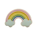Dettaglio macro di una spilla smaltata arcobaleno colorata con nuvolette verde menta - Stile Arcobaleno Rosa Giallo Verde Blu (D-951)