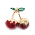 Broche cerise rouge élégante avec détail doré coulant et feuilles en cristal vert - Style Double Cerise Rouge avec Dessus en Or Coulant (D-1761)