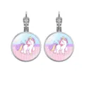 Boucles d'oreilles licorne mignonnes avec crinière colorée et finition argentée polie - Croissant de Lune Étoile
