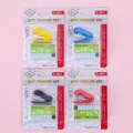 Vierteiliges tragbares Mini-Heftgerät-Set für Schüler in den Farben Gelb, Blau, Schwarz und Rot - Serie 204 - Einzelkarte