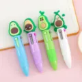 Set van vier mini cartoon avocado 4-kleuren balpennen in diverse kleurrijke hulzen - Avocado Serie