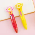 Kawaii cartoon 4-kleuren multi-inkt balpen met magisch sterrenstaf ontwerp in roze en geel - Ster Vleugels Serie