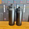 Mattschwarze 304 Edelstahl Vakuum-Sporttrinkflasche, isoliert, in zwei Größen - 750ml / Schwarz