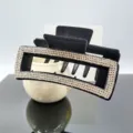 Pince à cheveux noire rectangulaire élégante avec strass pour coiffure femmes chic. - Grande Pince Carrée Flosquée Avec Strass Blancs