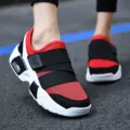 Vista ravvicinata dettagliata di scarpe da ginnastica casual in rete nera e rossa. - 36 / Rosso