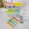 Juego de tarros y tapas de repuesto compatibles con la máquina de helados Ninja Creami. - Juego de 4 piezas con cucharas de plástico de 4 colores y cuchara de aluminio