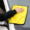 Panno per pulizia auto in microfibra gialla 30x40cm, panno lavaggio auto denso e assorbente. - 30*40cm