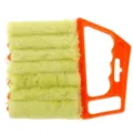Cepillo de limpieza multifuncional para persianas con mango naranja y microfibra verde. - Naranja