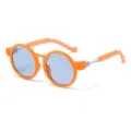 Modische Retro-Sonnenbrille mit rundem, orangefarbenem Kunststoffrahmen und hellblauen Gläsern. - Orangener Rahmen Blaue Linse C4