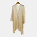 Cardigan mantella in maglia tinta unita, scialle ampio per esterno, elegante e comodo. - Bianco avorio