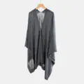 Sciarpa poncho cardigan in maglia grigio scuro, elegante cappotto mantella ampio da donna. - Grigio scuro