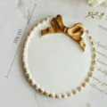 Vassoio portagioie in resina vintage con fiocco piatto espositore rotondo per orecchini 10cm - Tondo Bianco