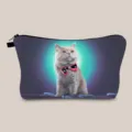 Detailansicht einer tragbaren Kosmetiktasche mit süßem Katzenprint und einer Fliege - Hellbraune Schleifenkatze (hzb703)