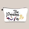 Tragbare weiße Make-up-Tasche zum 19. Geburtstag mit 'The Princess is 19' Aufdruck - 19. Geburtstag Stil (hzb1508)