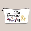 Elegante weiße Kosmetiktasche mit dem Aufdruck 'The Princess is 24' zum 24. Geburtstag - 24. Geburtstag Stil (hzb1513)