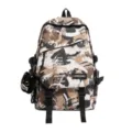 Modischer Camouflage-Graffiti-Rucksack mit süßem schwarzen Katzen-Schlüsselanhänger im Detail - Graffiti-Stil (zccx86231) / Khaki