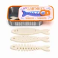 Vista detallada del joyero con diseño de lata de sardinas impreso en 3D y bandejas. - Plateado
