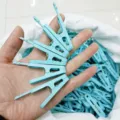 Blue plastic clothespins laundry clips heavy duty peg hooks for home dorm travel use 100pcs - Blue (Pair of Clips)