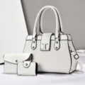 Elegante set di borse a mano bianche in pelle con pochette e porta carte coordinati. - Bianco avorio