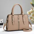 Elegante borsa a mano beige con motivo a rombi a rilievo e dettagli in oro lucido. - Kaki