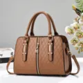 Elegante borsa a mano da donna marrone con trapuntatura a rombi e dettagli dorati - Giallo ocra