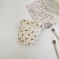 Blumen Leinen Make-up Tasche mit Spitzenbesatz, kleine Kosmetiktasche und tragbare Münztasche. - Rote Blumen-Kleingeldbörse