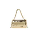 Goldfarbene metallische Abendtasche mit Perlenhenkel und feiner Kettenriemen im Detail. - Stil 1 / Gold