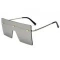 Gafas de sol de una pieza grandes para mujer con lentes espejadas plateadas y patillas doradas. - Marco Plateado Lente Espejo Plata C2