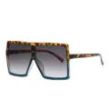 Γυαλιά ηλίου oversize με flat top, ντεγραντέ φακούς και μπλε ταρταρούγα σκελετό. - Μαύρο Επάνω Μπλε Κάτω Διαβάθμιση Μπλε C20