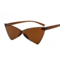 Occhiali da sole triangolari monopezzo alla moda e avant-garde in marrone, eleganti. - Lente Tè C9